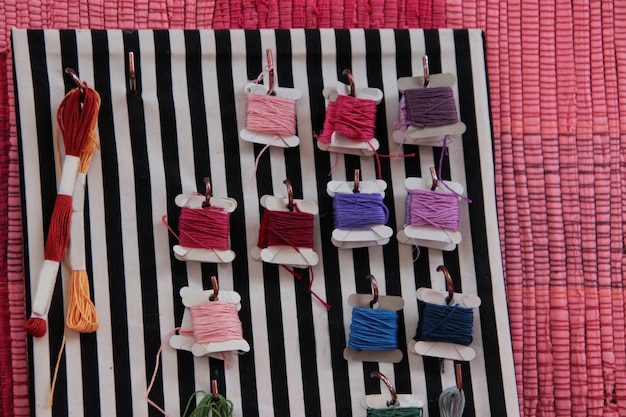 Mostre de broderie pentru pachete